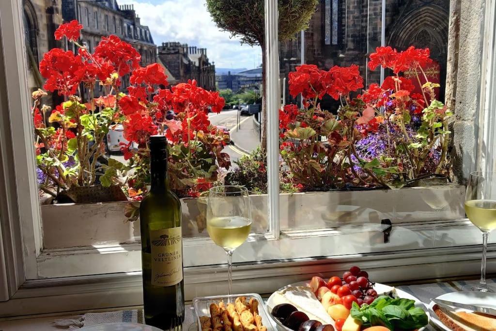 Royal Mile Apt, Just 1 Min From Edinburgh Castle! Exterior foto
